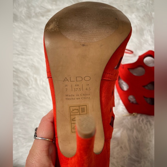 Aldo Red 4" Stiletto Cutout Rocker Teardrop Peep Toe Heel Size 7 Suede Laser Cut - Picture 9 of 15
